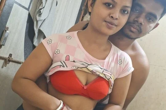 Indian Hot Wife Washroom Came Out Mouth With Boyfriend