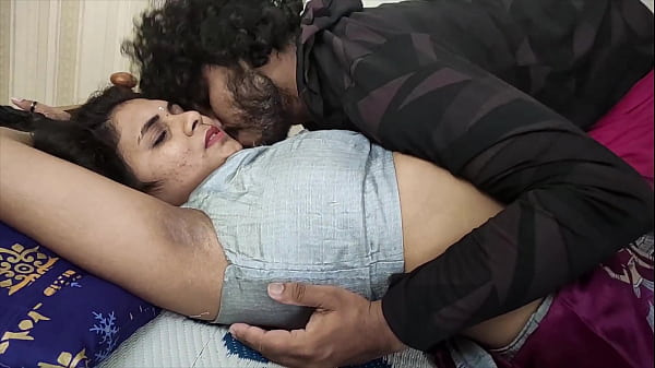 Desi Bhabhi’s Raw Encounter With A Stranger