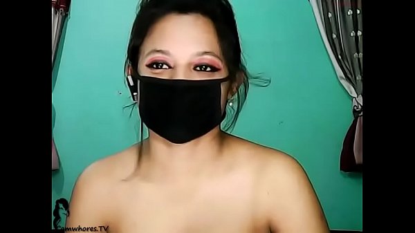 Sultry Desi Beauty’s Intimate Solo Show And Explosive Release