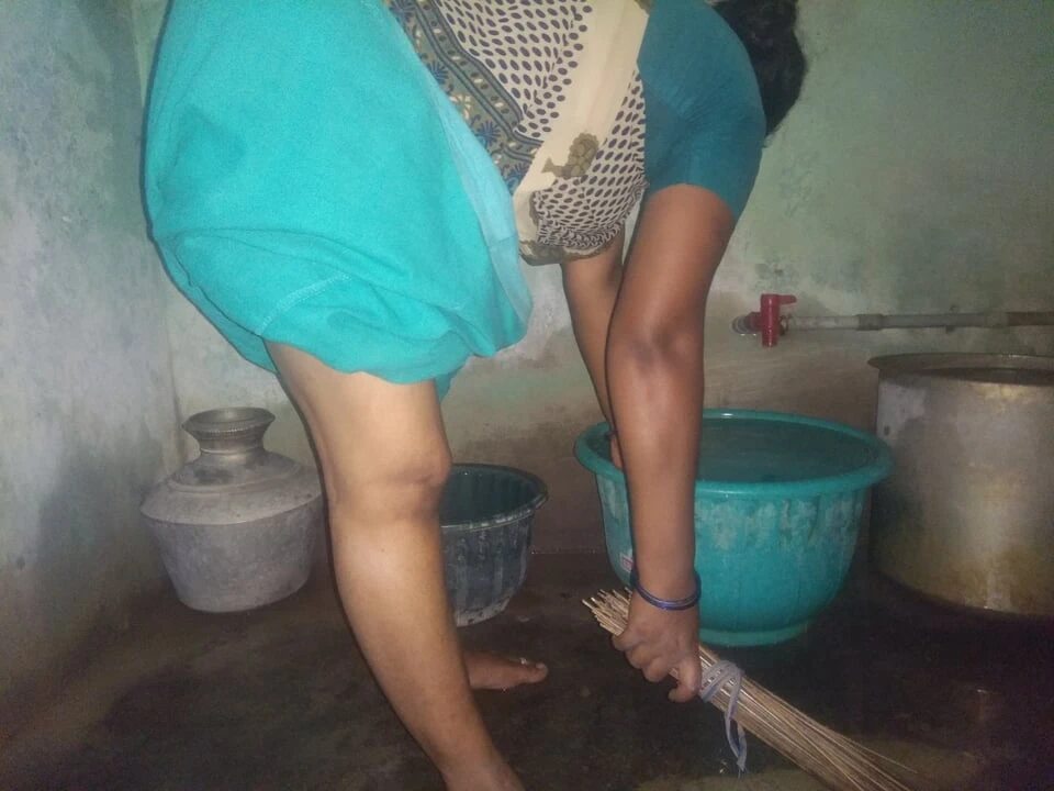 Azhagana Velaikari Pundayai Parthu Rasikum Veetu Urimaiyalar Kerala Beauriful Housewife Sex