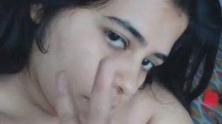 Desi Beauty’s Sensual Solo Tease