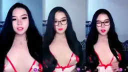 Helena Manis Berjilbab Kostum Suster Bikin Bergairah