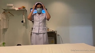 Panggil Perawat Nakal Untuk Kenikmatan Intim