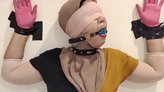 Terikat Dalam Jilbab