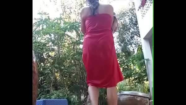 Sultry Desi Bhabhi’s Steamy Bathroom Reveal