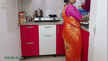 Sizzling Desi Bhabhi’s Spicy Kitchen Encounter