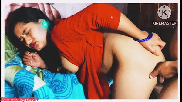 Desi Andaaz Mein Yaar Ki Raat Bhar Rangreli