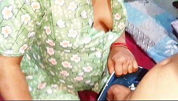 Indian Bhabhi Ki Tight Fuddi Chudai Video Mein Saaf Hindi Aawaz