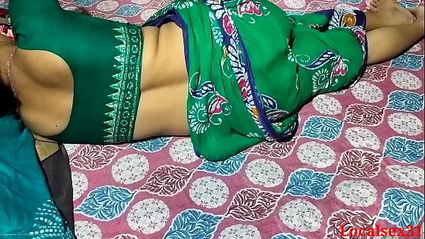 Sensual Saree Seduction: An Intimate Desi Encounter