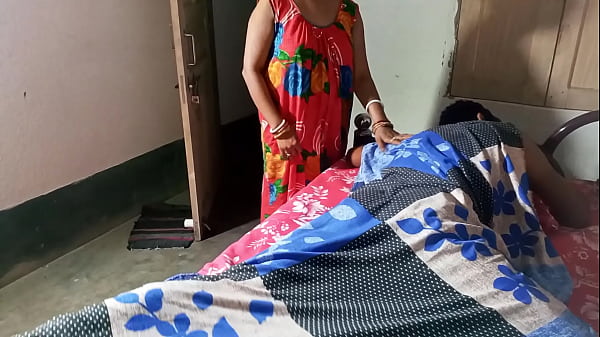 पत्नी के ऑफिस जाने के बाद पति ने नौकरानी के साथ जबरदस्त रात गुज़ारी