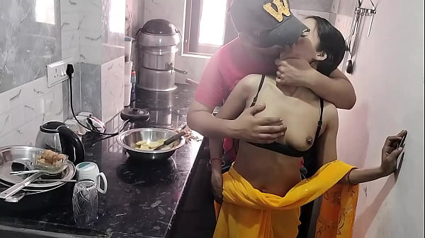 Sizzling Desi Housewife’s Steamy Kitchen Encounter With Her Man