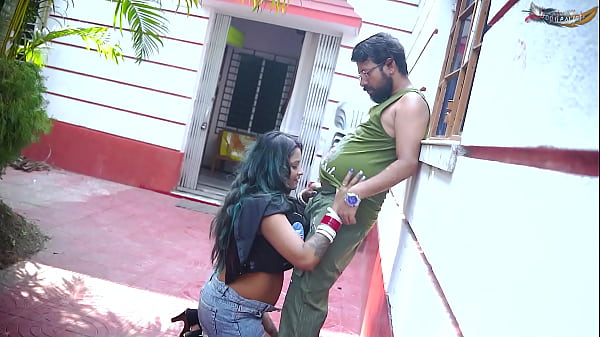 Desi Couple’s Wild Outdoor Anal Fucking With Hindi Dirty Talk