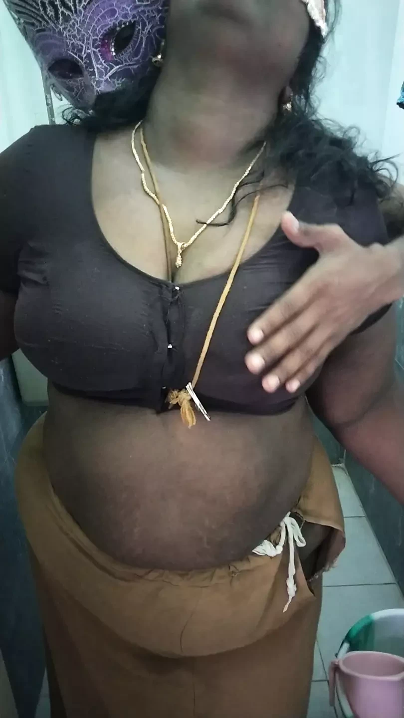 Boobs Pressing At Koyambedu Lodge