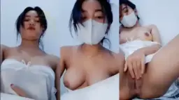 Lia Pamerkan Toket Besar Sambil Live Full Face, Bikin Ngilu