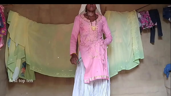मेरी सेक्सी बीवी को जबरदस्त चूत चाटने के बाद मोटे लंड से चोदा, भारी देसी चूत का सेक्सी वीडियो