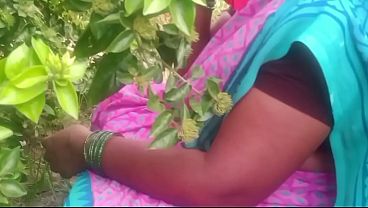 Indian Bhabhi Outdoor Fuck In Village