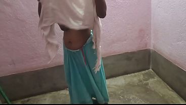 Desi Ki Nayi Super Sexy Girl, Apna Lamba Kela Choosne Wali Raand
