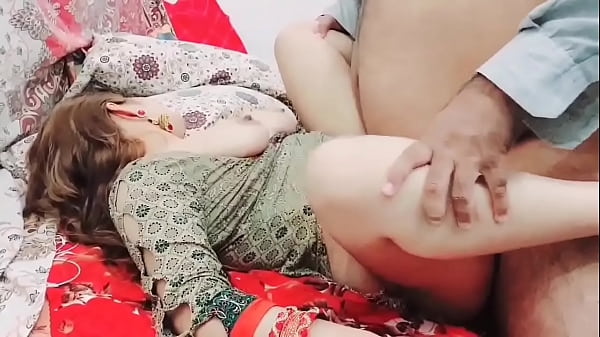 Indian Bhabhi’s Real Fuck With Property Dealer – Dirty Talk In Clear Hindi, Wet And Wild