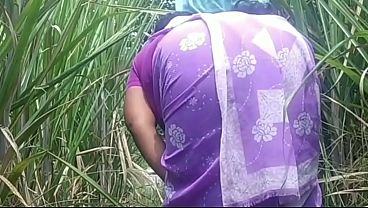 Indian Village Couple’s Raw Outdoor Lust In The Open Fields