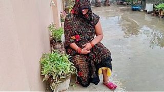 Bhabhi Ki Garden Mein Jab Chudai Hui, Mausam Bhi Sexy Ho Gaya
