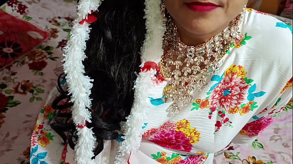 छोटी बहन ने सौतेले भाई के साथ किया जोरदार चुदाई, साफ हिंदी आवाज़ में सुनो