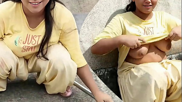 जवान शादीशुदा भाभी के साथ छत पर गरमागरम रोमांस, देसी गाँव की छोरी का हिंदी में सेक्सी वीडियो