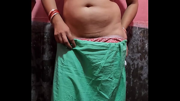 Desi Wife Spreads Her Legs And Shaves Her Wet, Hairy Pussy