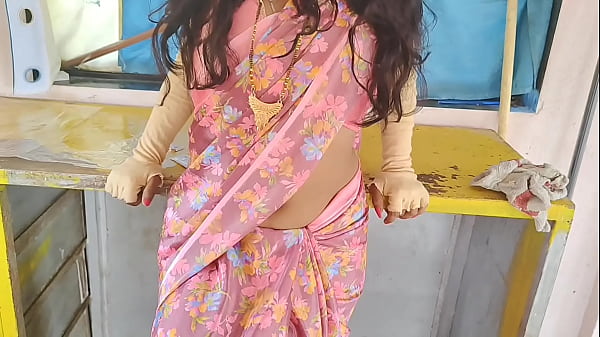 कामवाली बाई और मकान मालिक की गरम देसी चुदाई