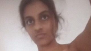 Tamil Lankan Girl’s Leaked Mms Shows Her Teasing Her Wet Clit