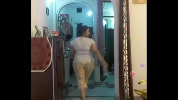 Hot Desi Indian Bhabi Shaking Her Sexy Ass And Bouncing Tits On Bigo Live…4